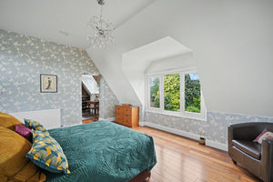 Principal bedroom- click for photo gallery